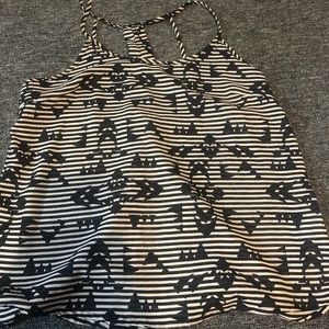 Cute little Hollister top for the summer!